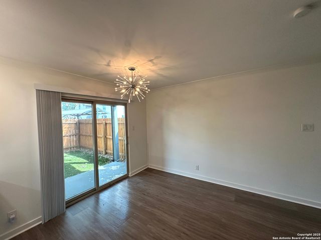 2718 Old Field Dr Apt 804, San Antonio, TX 78247