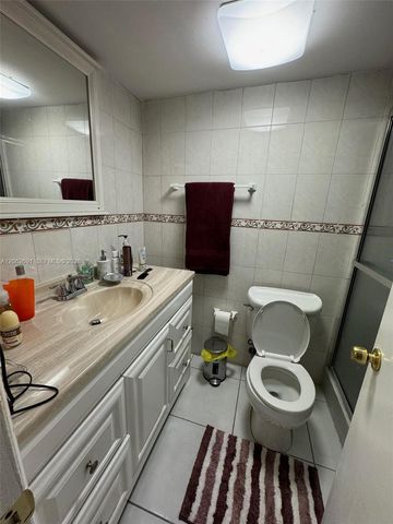 9240 Fontainebleau Blvd 204, Miami, FL 33172