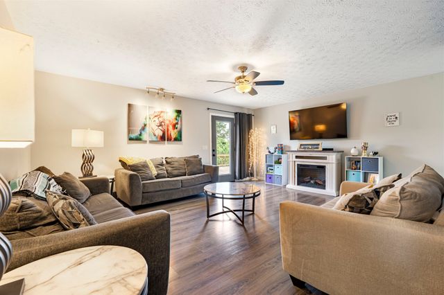 83 Farley Ln, Hartsville, TN 37074