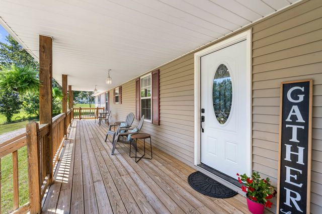83 Farley Ln, Hartsville, TN 37074