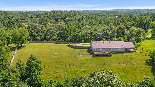 83 Farley Ln, Hartsville, TN 37074