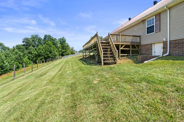 83 Farley Ln, Hartsville, TN 37074