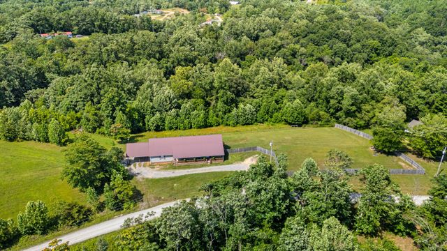 83 Farley Ln, Hartsville, TN 37074