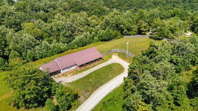 83 Farley Ln, Hartsville, TN 37074