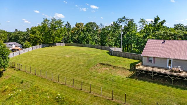 83 Farley Ln, Hartsville, TN 37074