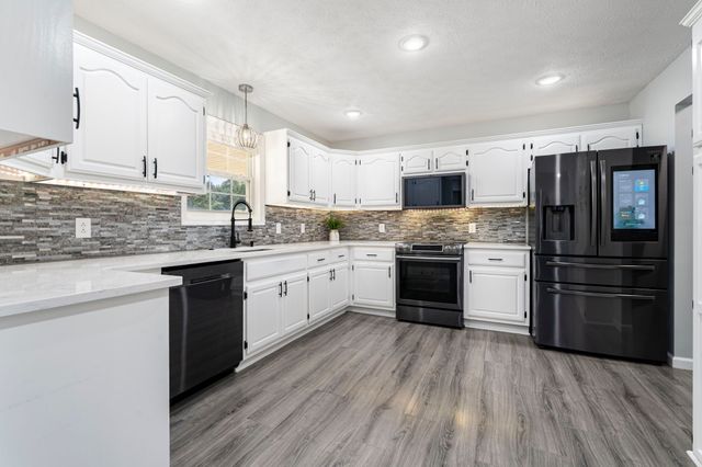 83 Farley Ln, Hartsville, TN 37074