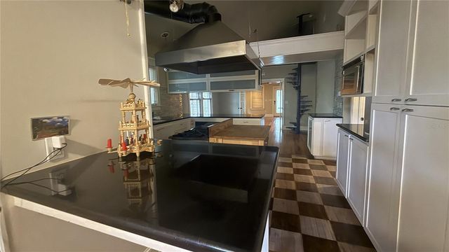 1016 E POWHATAN AVENUE, Tampa, FL 33604