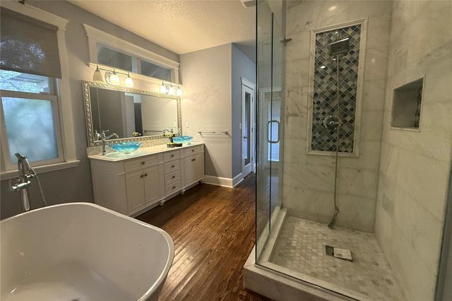 1016 E POWHATAN AVENUE, Tampa, FL 33604