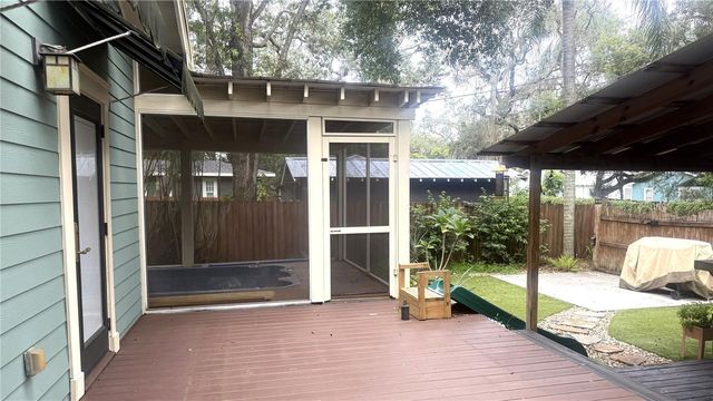 1016 E POWHATAN AVENUE, Tampa, FL 33604