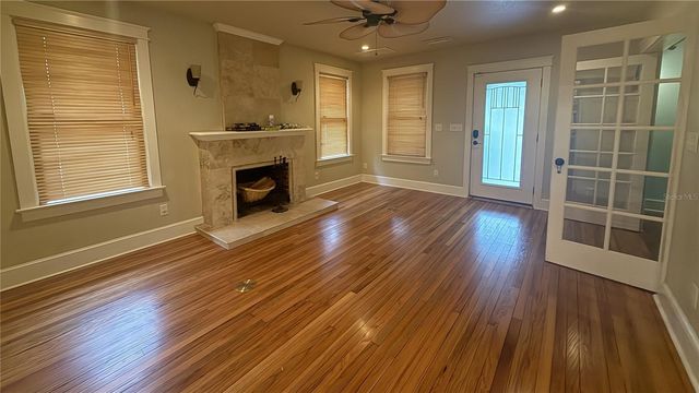 1016 E POWHATAN AVENUE, Tampa, FL 33604