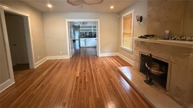 1016 E POWHATAN AVENUE, Tampa, FL 33604