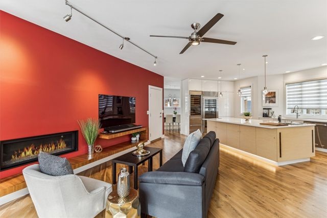 5740 Walnut Hill Avenue, Des Moines, IA 50312
