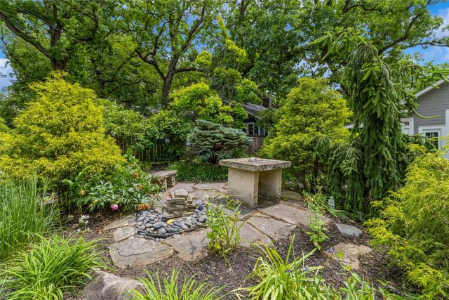 5740 Walnut Hill Avenue, Des Moines, IA 50312