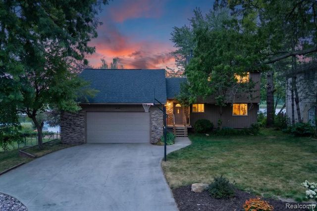 4341 Cornith Drive, Lake Orion, MI 48359