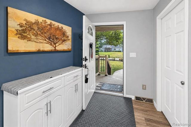 4341 Cornith Drive, Lake Orion, MI 48359