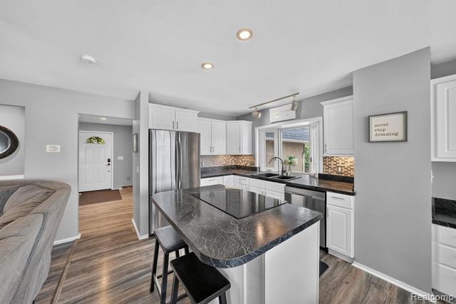 4341 Cornith Drive, Lake Orion, MI 48359