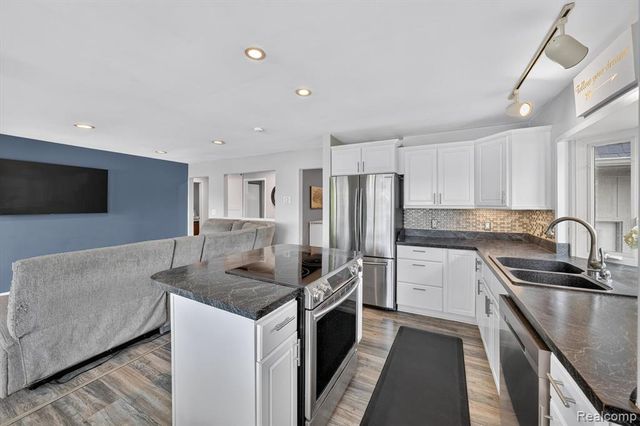 4341 Cornith Drive, Lake Orion, MI 48359