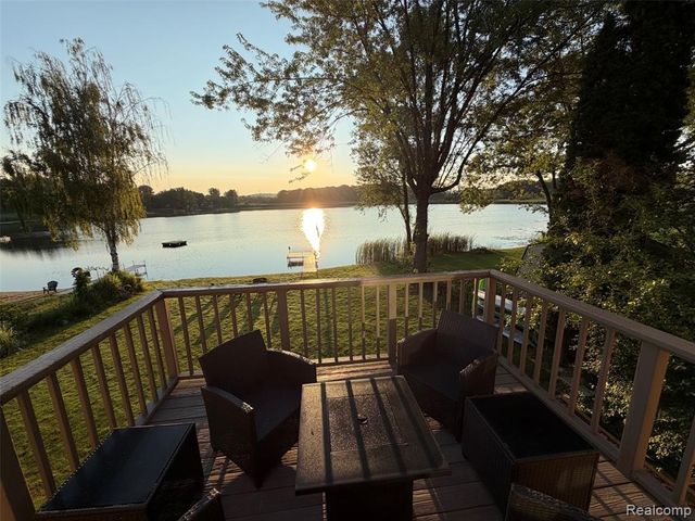 4341 Cornith Drive, Lake Orion, MI 48359