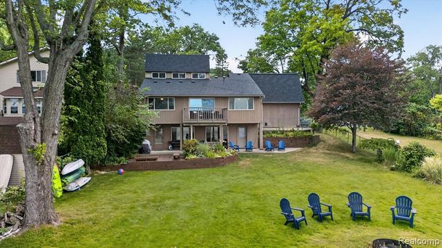 4341 Cornith Drive, Lake Orion, MI 48359