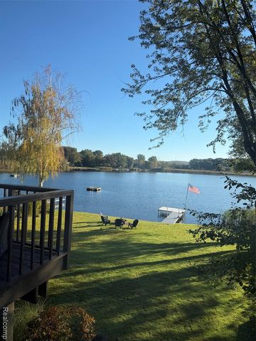 4341 Cornith Drive, Lake Orion, MI 48359