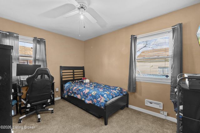 4313 Lahnna Dr, Louisville, KY 40216