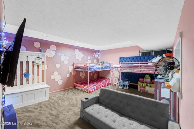 4313 Lahnna Dr, Louisville, KY 40216