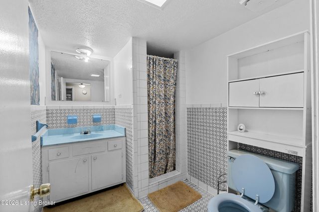 4313 Lahnna Dr, Louisville, KY 40216