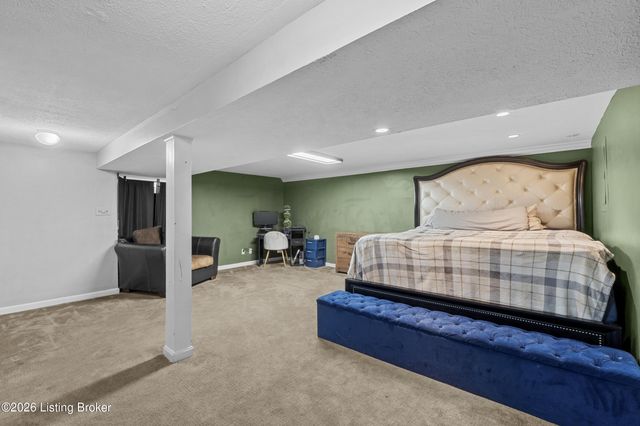 4313 Lahnna Dr, Louisville, KY 40216