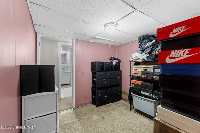 4313 Lahnna Dr, Louisville, KY 40216