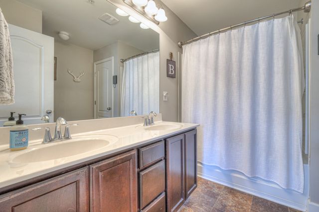 2013 Abbingdon Way, Old Hickory, TN 37138