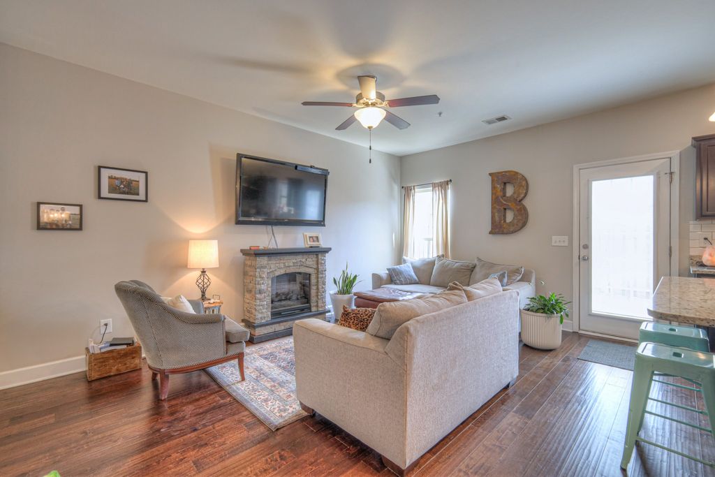 2013 Abbingdon Way, Old Hickory, TN 37138