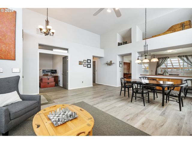 15700 Nw TRAKEHNER Way, Portland, OR 97229