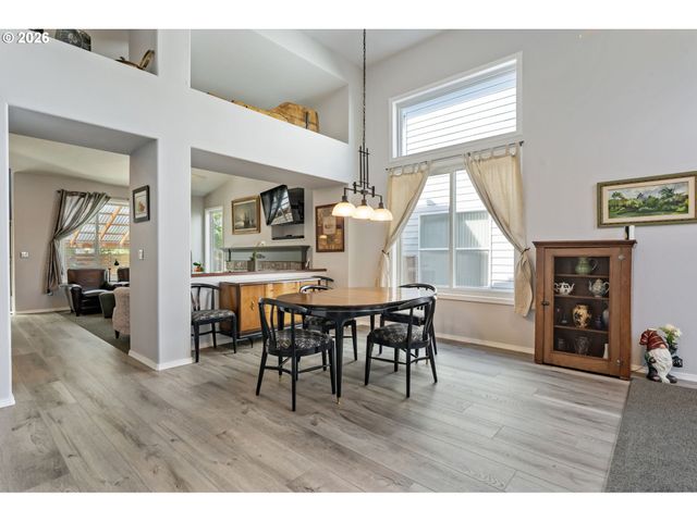 15700 Nw TRAKEHNER Way, Portland, OR 97229