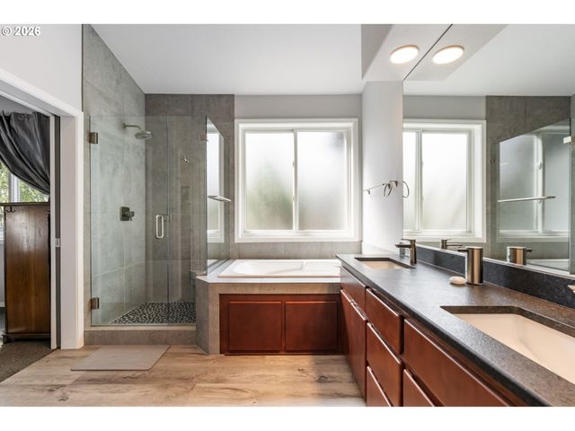 15700 Nw TRAKEHNER Way, Portland, OR 97229