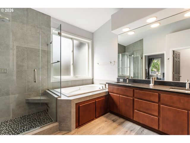 15700 Nw TRAKEHNER Way, Portland, OR 97229