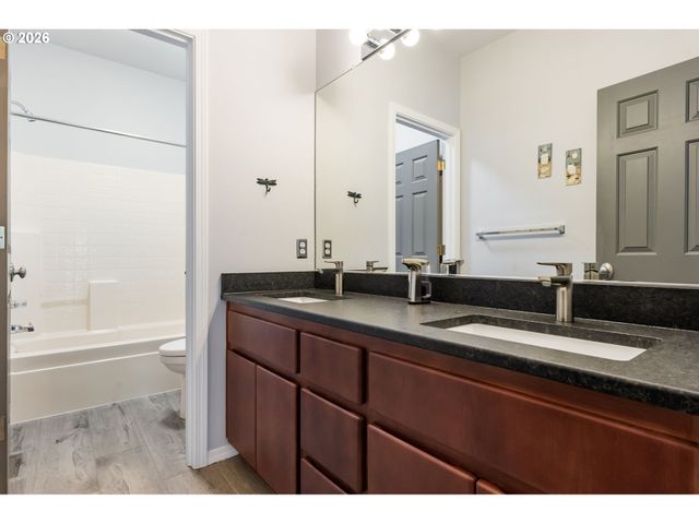 15700 Nw TRAKEHNER Way, Portland, OR 97229