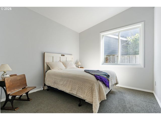 15700 Nw TRAKEHNER Way, Portland, OR 97229