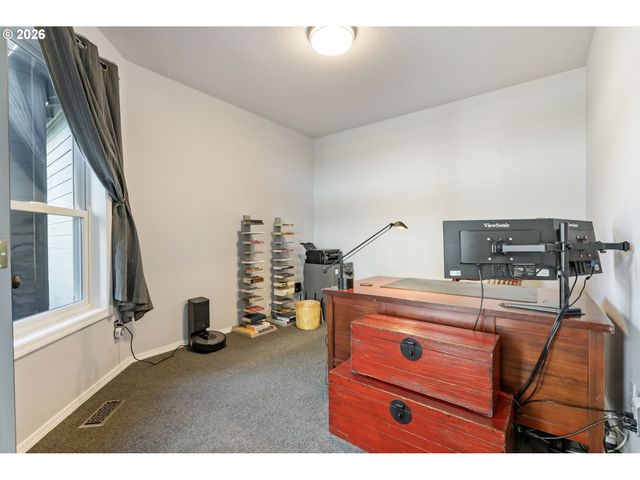 15700 Nw TRAKEHNER Way, Portland, OR 97229