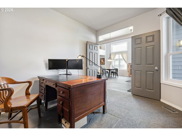 15700 Nw TRAKEHNER Way, Portland, OR 97229