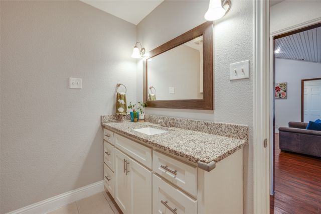 2405 Castle Street, Irving, TX 75038