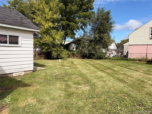 1026 W Scottwood Avenue, Flint, MI 48507