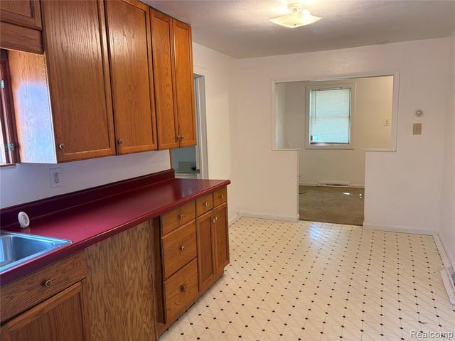 1026 W Scottwood Avenue, Flint, MI 48507
