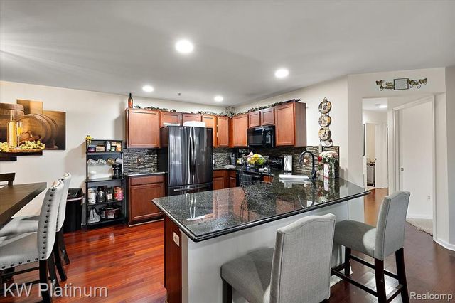 45519 Hidden View Court, Utica, MI 48315