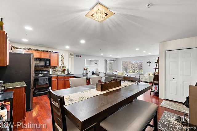 45519 Hidden View Court, Utica, MI 48315