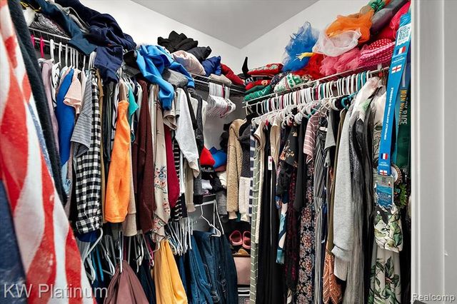 45519 Hidden View Court, Utica, MI 48315