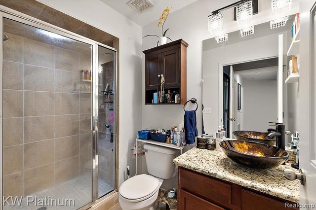 45519 Hidden View Court, Utica, MI 48315