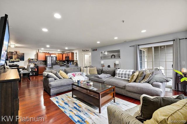 45519 Hidden View Court, Utica, MI 48315