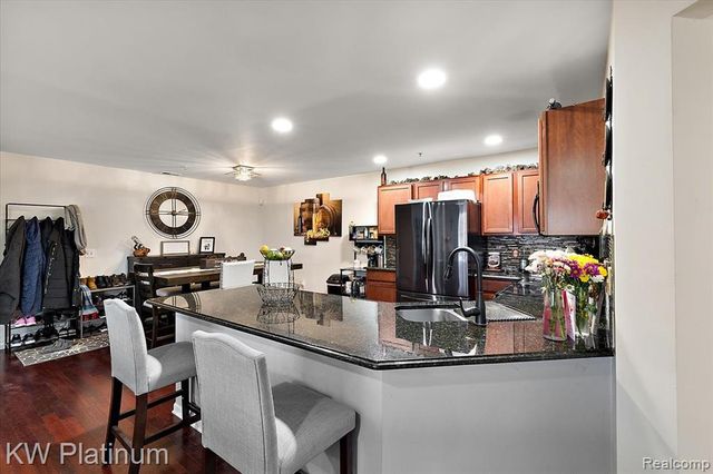 45519 Hidden View Court, Utica, MI 48315