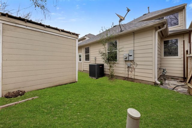 10135 W Palm Lake Drive, Houston, TX 77034