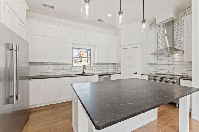 11 Pagham Lane, Bella Vista, AR 72714